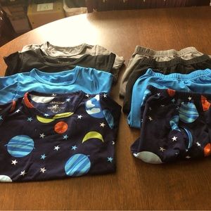4 sets of kids thermals size extra small